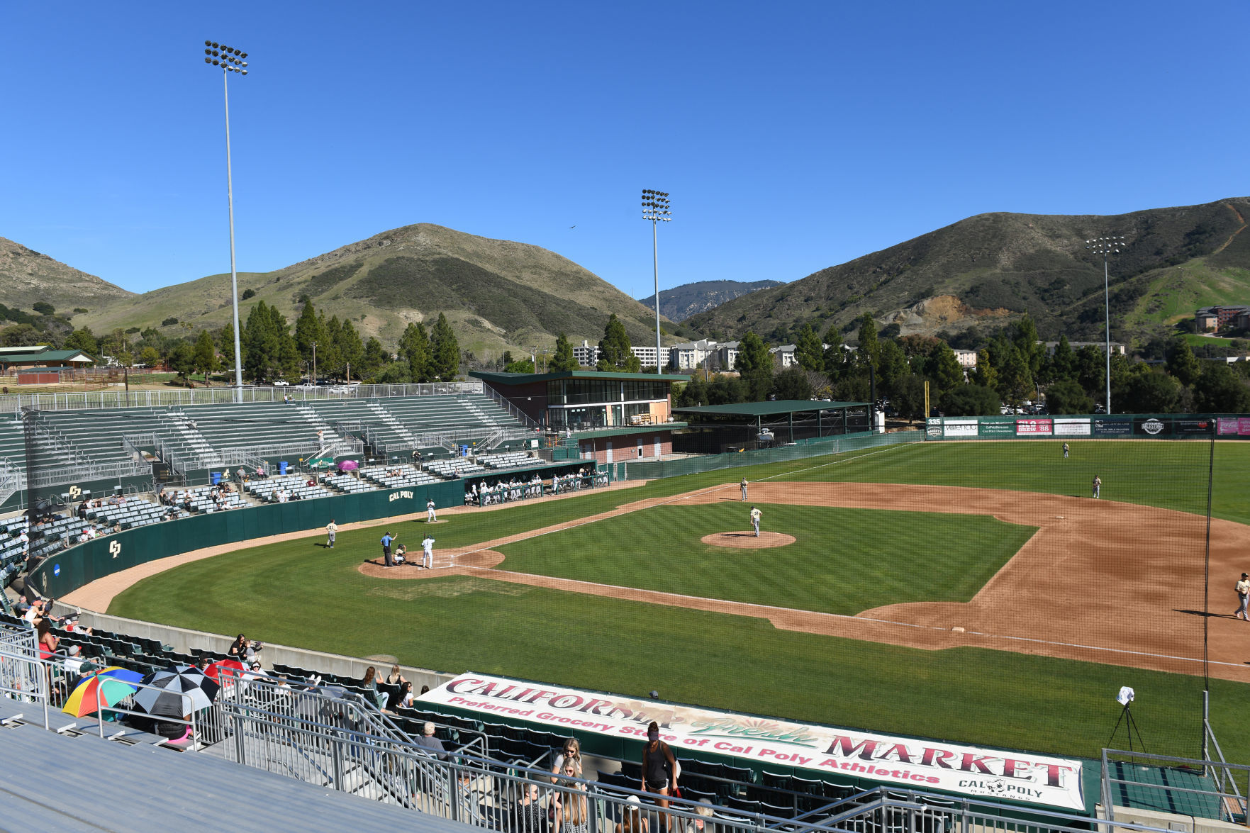 Photos: Cal Poly hosts annual alumni game